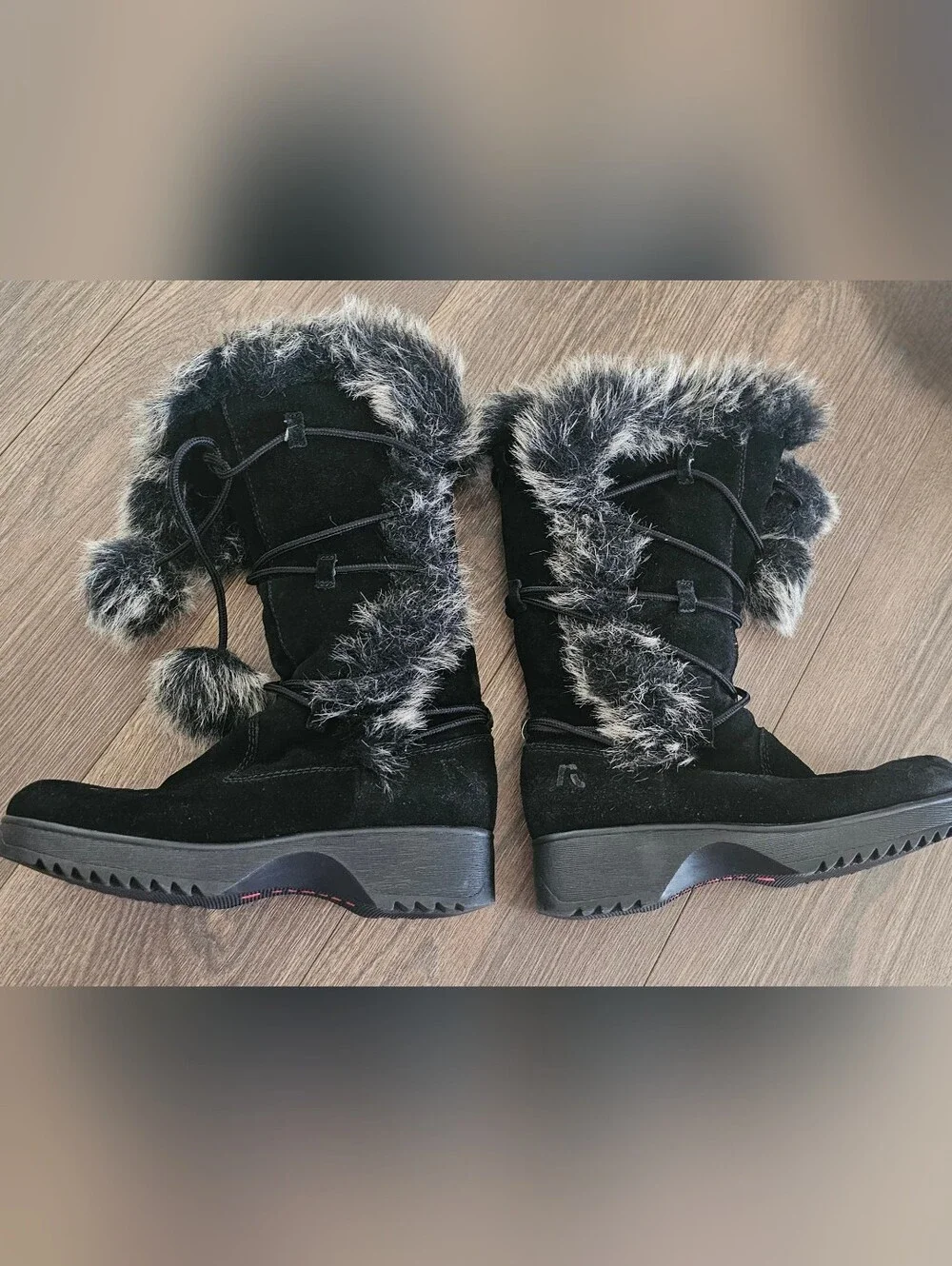 NWOT REPORT brand Black Suede With Faux Fur Lining Boots